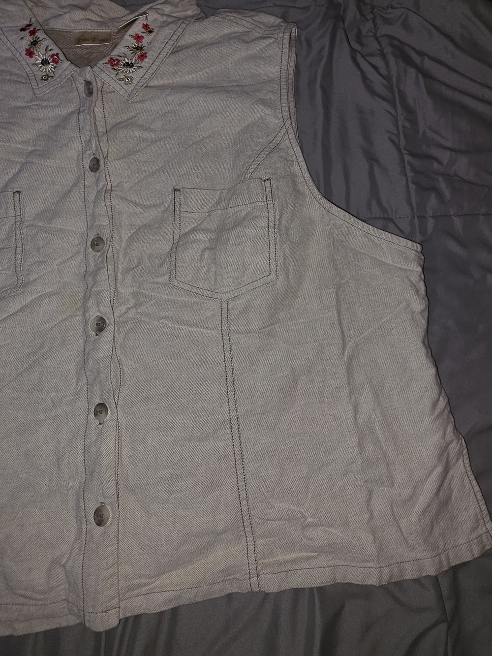 Bobbie Brooks Tan Sleeveless Button-Down Vest with Embroidered Collar - Picture 4 of 6
